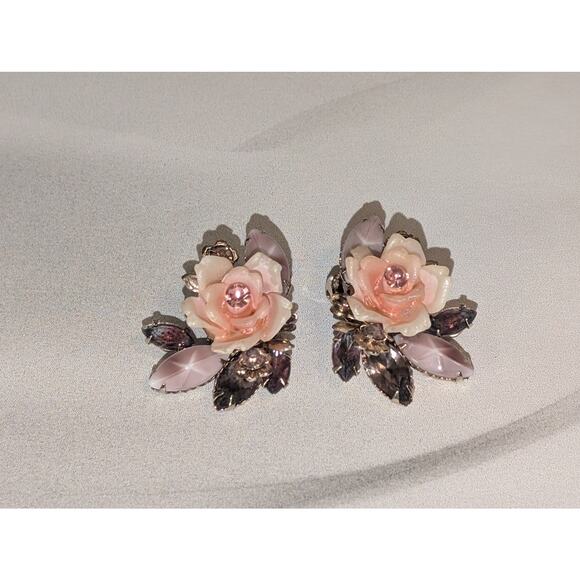 Vintage c1950s Unsigned Beau Jewels Pink Floral & Rhinestone Clip-On Earrings - Picture 3 of 8